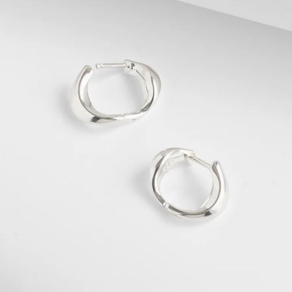 Madewell Demi-Fine Twist Huggie Hoop Earrings in Sterling Silver $58 NU947 NEW - Picture 2 of 5